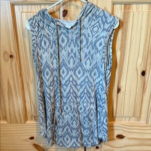 Gray Brittany Top
